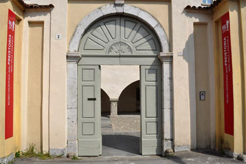 villa Agostani, l'ingresso